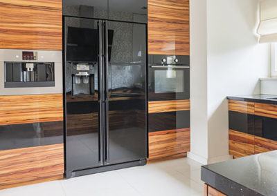 Kitchen with black marble worktop